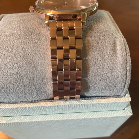Michael Kors Rose Gold Watch - Picture 2 of 2